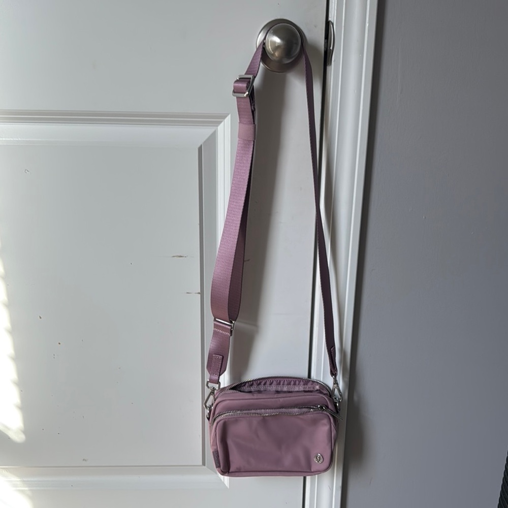 Everywhere Crossbody Bag 2L
*Metal Hardware
Rose Blush/Silver